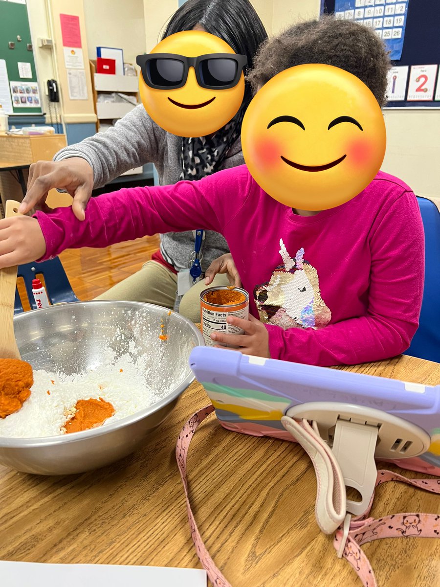 crod11218's tweet photo. Properties of matter fun!
#PumpkinPlaydoh
#HandsOnLearning
#MakingScienceAccessible https://t.co/0dQq9Ojn2x