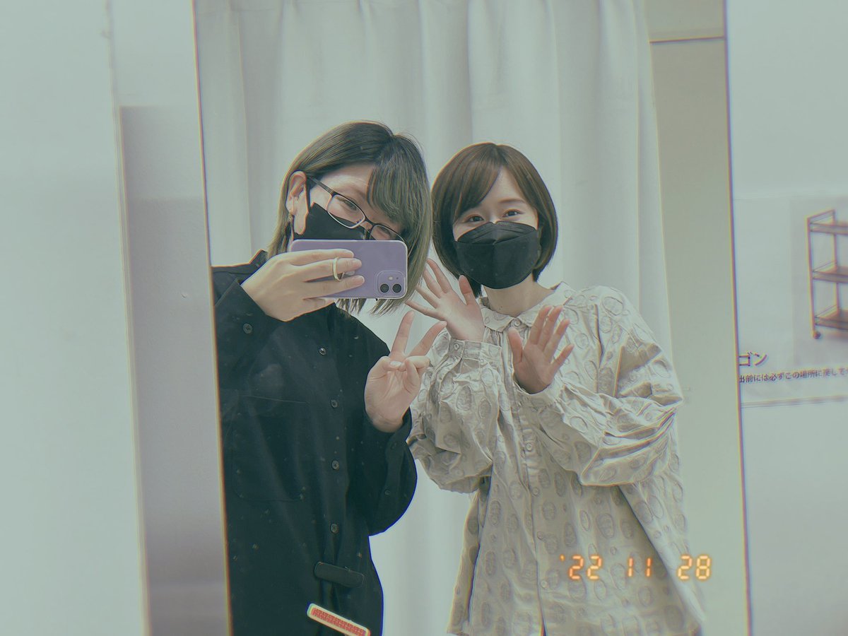 サトウヒロコさん( @h_sato0517 )にお写真撮っていただきました❣️
久しぶりにお会いできて嬉しい…ッ！！！
そしてスタジオ撮影でした！わーいわーい！ https://t.co/uBQJimA8RO