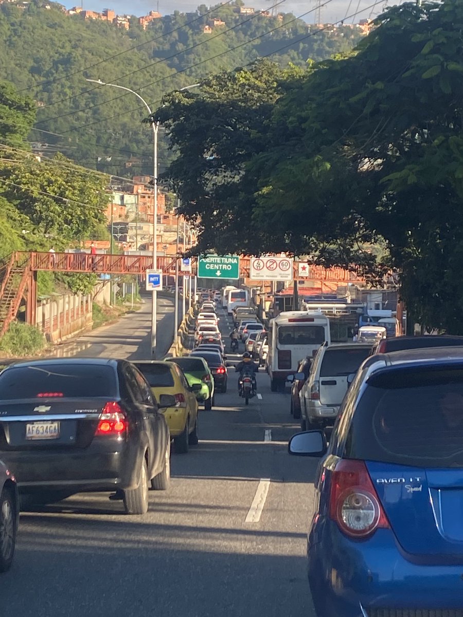 FMCENTER's tweet image. Carretera Panamericana - Cola bajando en los kilómetros fnales hasta conectar al Dist. Las Gaviotas. 08:08 a.m #TrafficCenter

📷 @raulrivas05_1