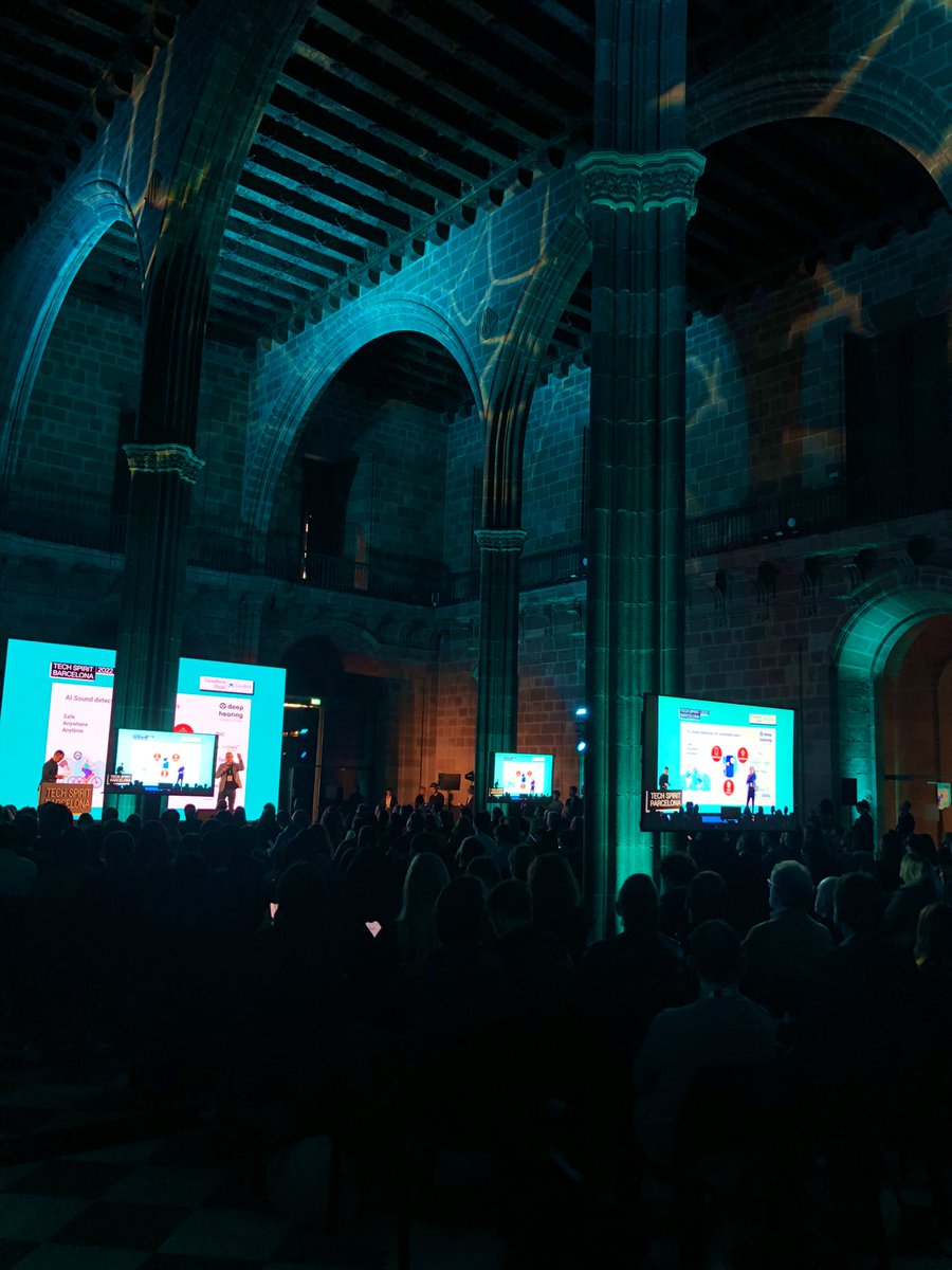 iolandarubio's tweet image. Increíble espacio, mejores proyectos. Let&apos;s go! 🚀 #TechSpirit @TechBarcelona