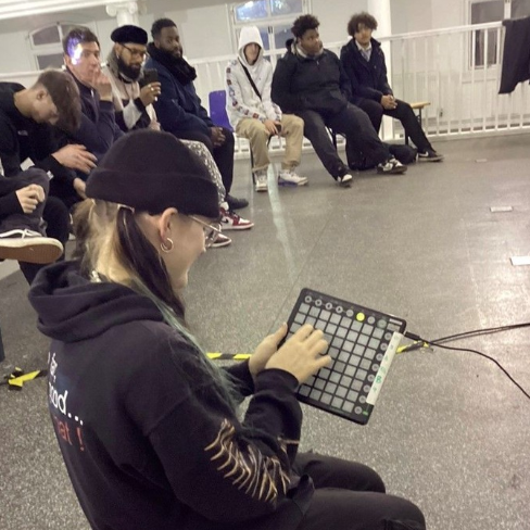 🔁 Repost from @ipswichcm, recent New Gen session in @thebathsipswich 🔁 - - - This week BBC Introducing-featured artist Cevanne delivered a workshop around ‘Sampling for Songwriting’ with New Gen at The Baths. #Music #YoungTalent #MusicWorkshop #ipswich #ipswichmusic