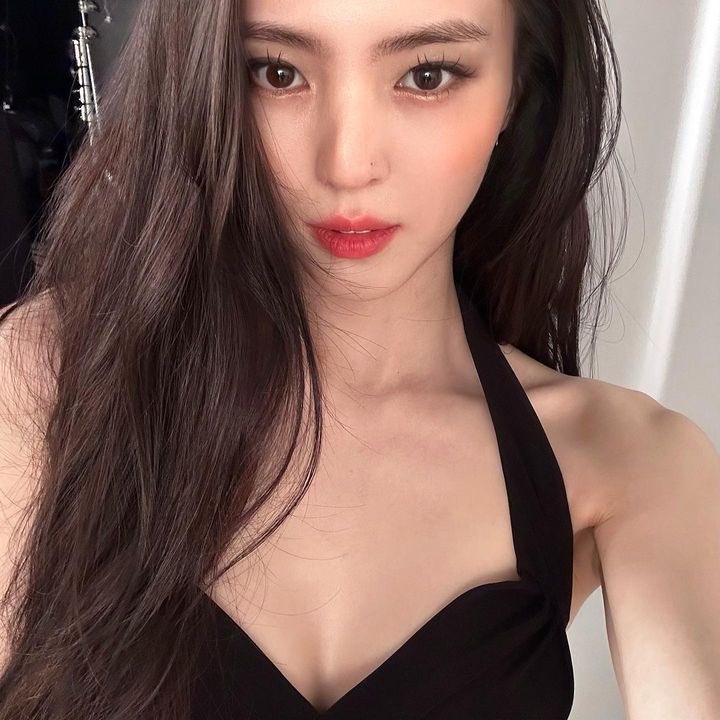 HanSoHeeNation's tweet image. 301122 Han So Hee Instagram update
End of the year Loreal Excellence ❤️🔥

#HanSoHee #Sohee #한소희
#LorealExcellence #Loreal