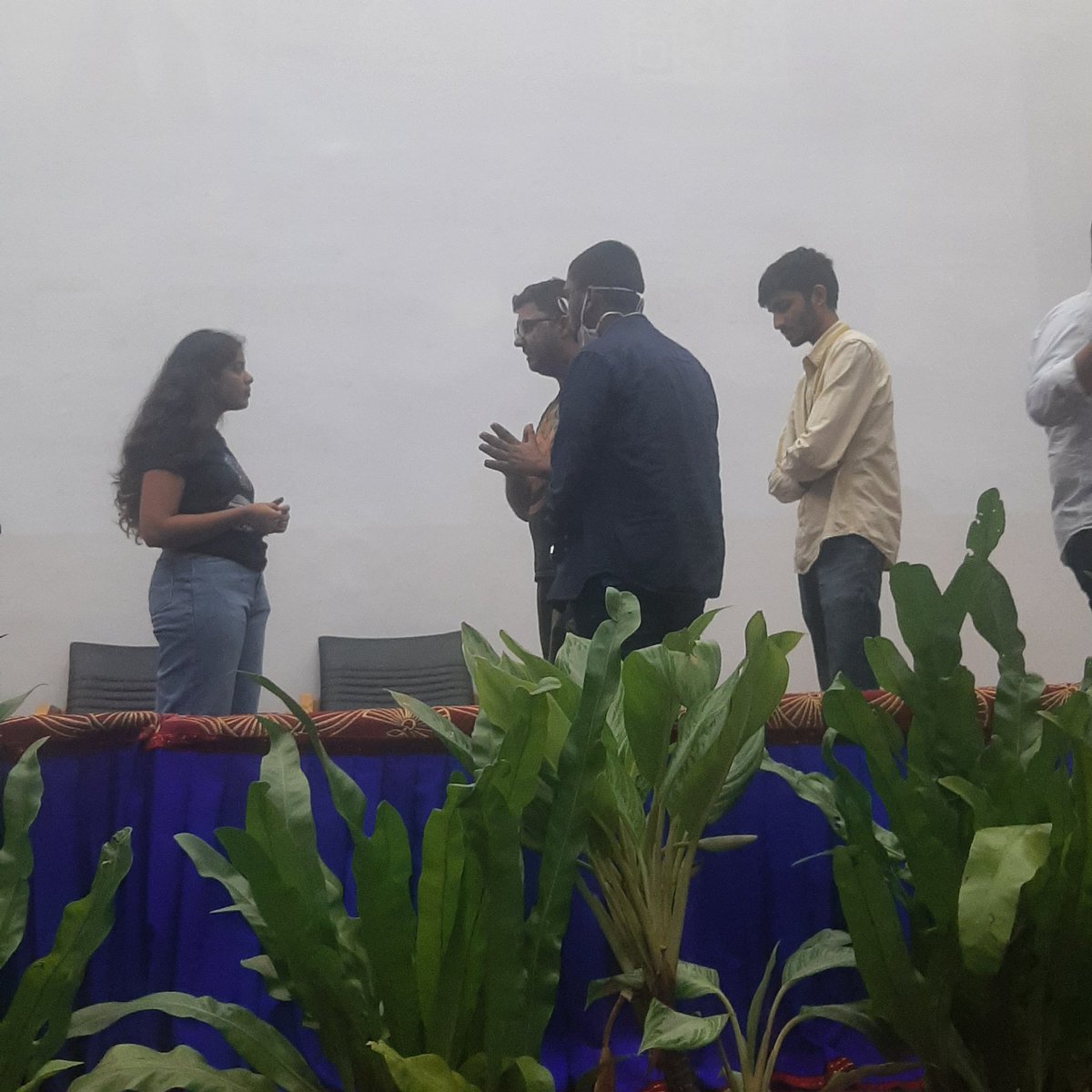 sanjukta_meow's tweet photo. Solana Campus Connect Happening Right Now!
@RuthuRao gave an amazing interactive presentation on how Blockchain works, DeFi, NFTs and Web3.
Looking forward to more meetups like this!
@solana
@rishabhbansal97
@Kirti_Lodha_
@jigyasatata
#Solana #DSCE #blockchain #Web3 https://t.co/zCmjNRTzQx