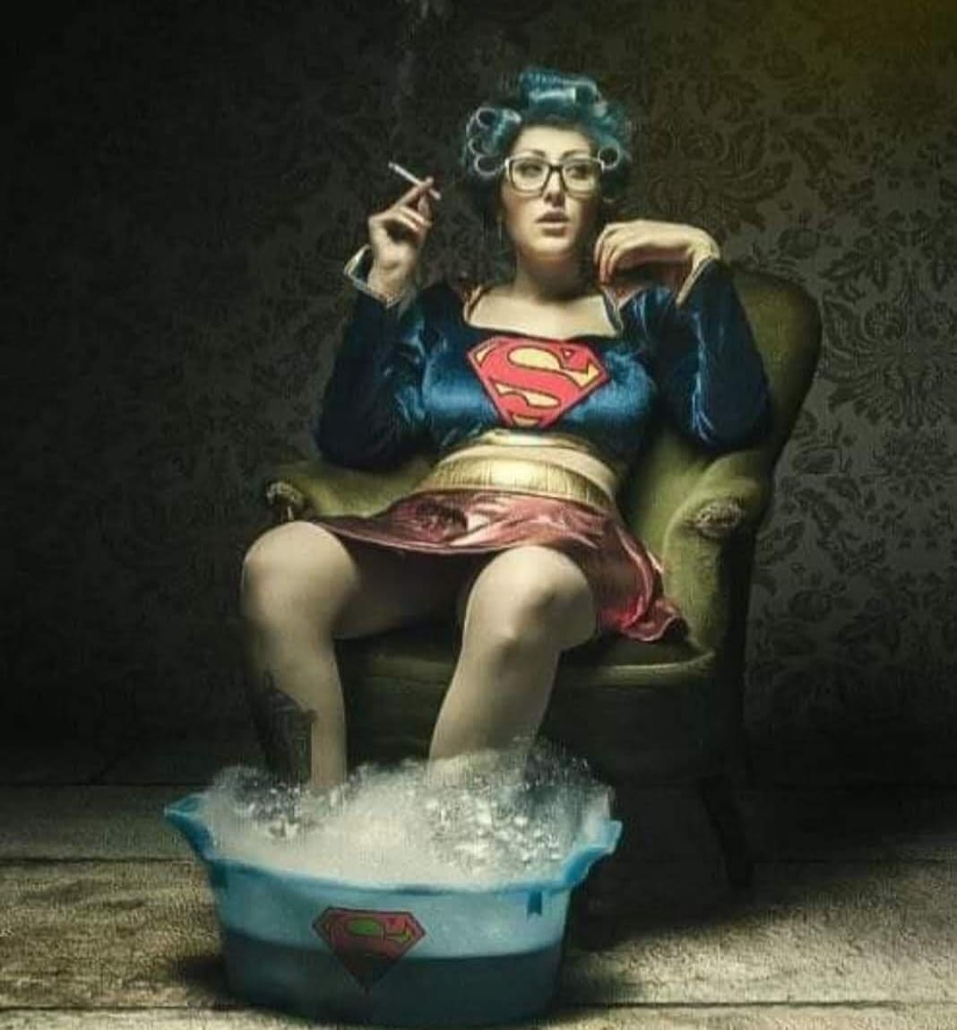 “Le donne hanno sempre dovuto lottare doppiamente. Hanno sempre dovuto portare due pesi, quello privato e quello sociale. Le donne sono la colonna vertebrale delle società..."
(Rita Levi-Montalcini)