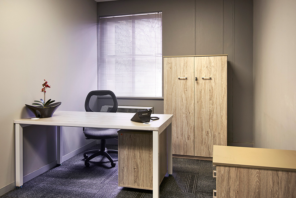 TheWorkspaceSA's tweet image. Our peaceful #Sunninghill branch offers free Wi-Fi, professional meeting rooms and boardrooms, an informal outdoor braai area and more: bit.ly/TheWorkspaceSu…

#SunninghillOfficeSpace #SandtonOfficeSpace #SunninghillCoworking #servicedoffices #flexibleofficespace