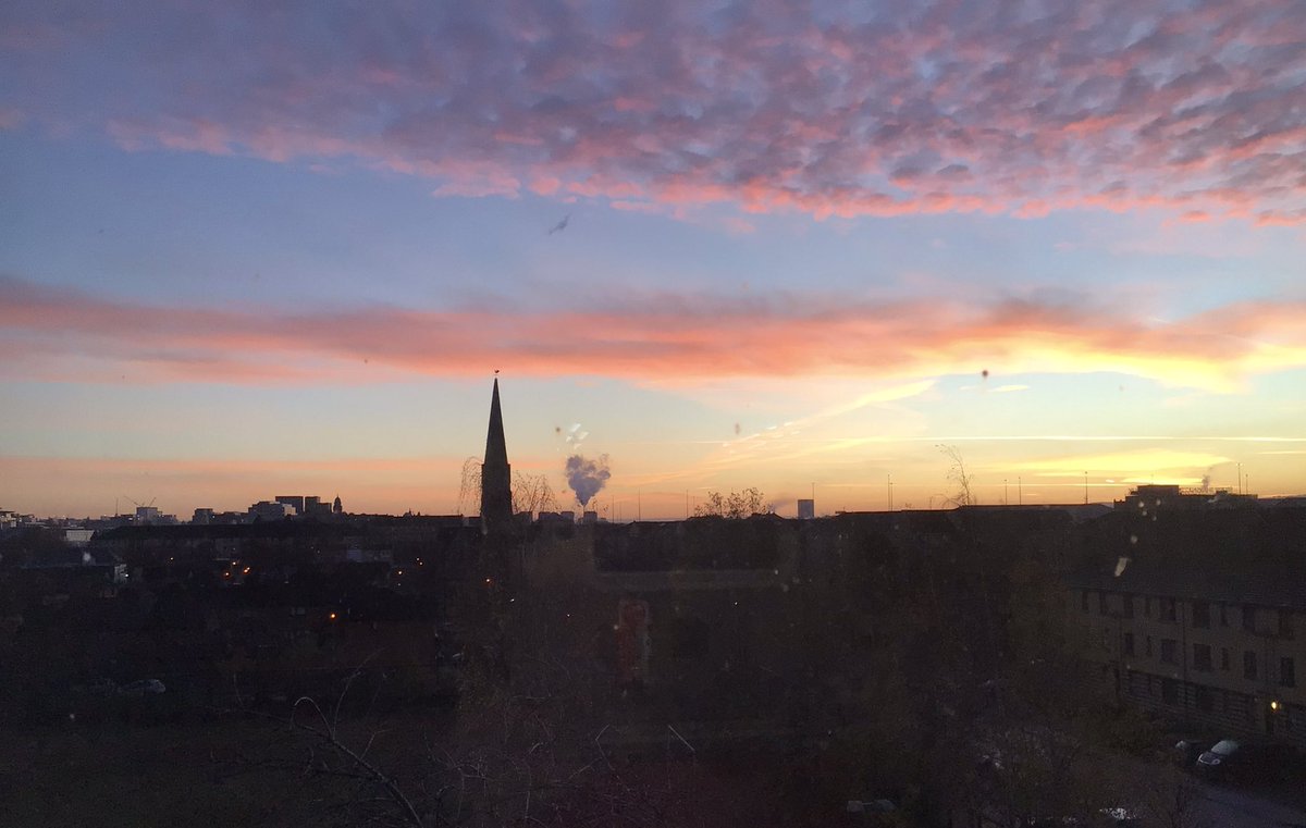 LorneStPhotos's tweet photo. Beautiful sky over Kinning Park this morning ! 🤗@PhotosGlasgow @PhotosOfGlasgow #Glasgow https://t.co/zF2D9BsMg4