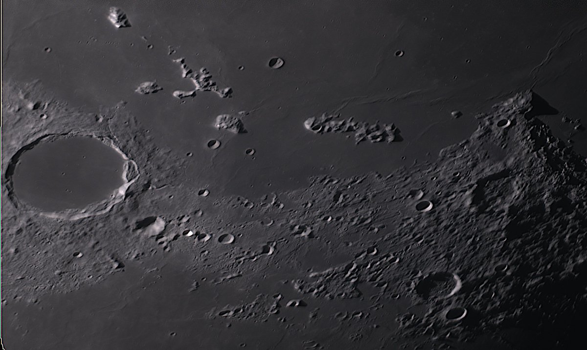 damo251's tweet photo. Montes Tenerriffe and the great crater of #Plato from the night of the 4th Nov. The mountain range to the right or Plato rises upto 2.4km into the atmospere. #Astrophotography #qhyccd #485c #optolong https://t.co/i57O40NHzt