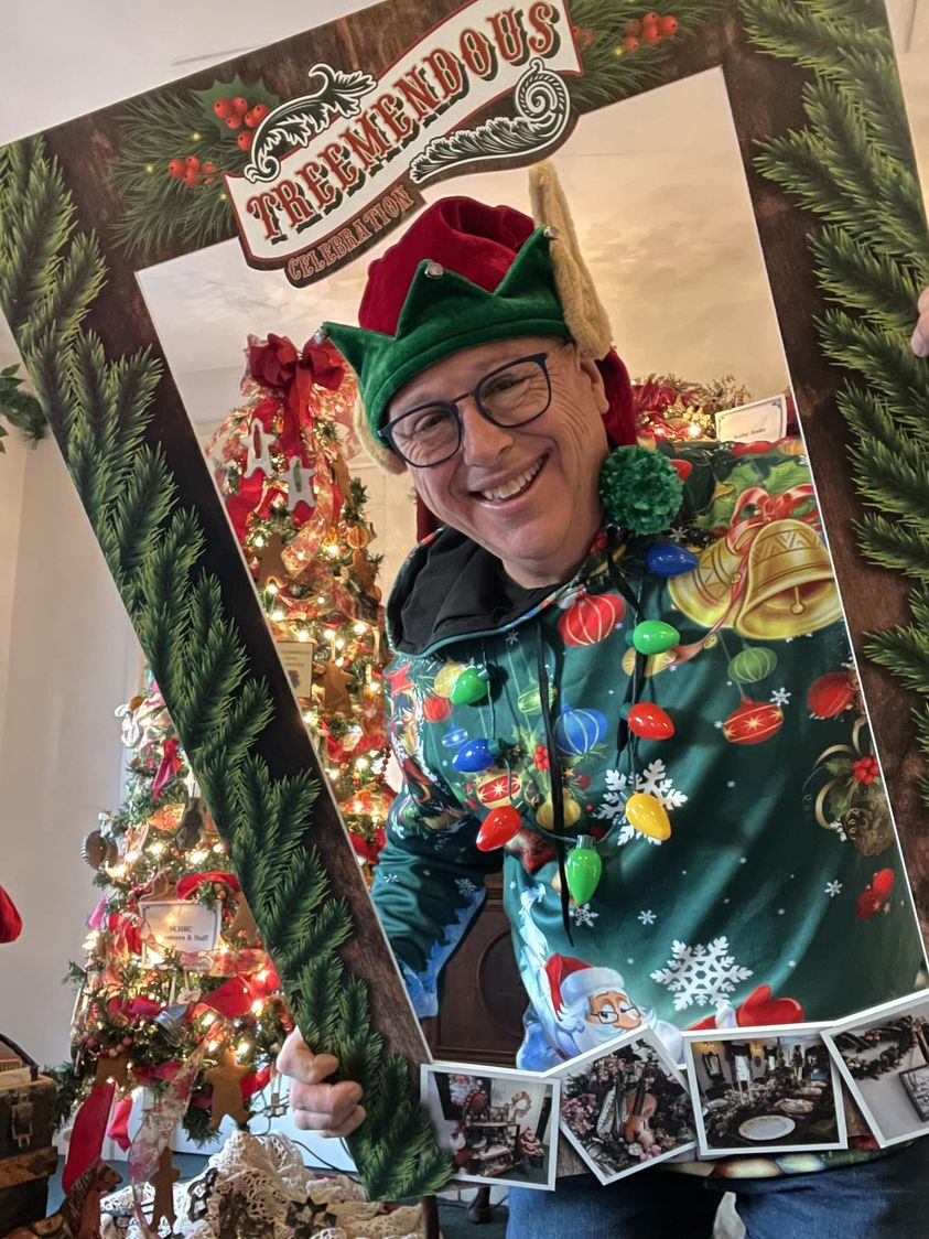 ResearchCenter2's tweet photo. Elfin selfie. Treemendous Celebration at the Research Center - Be part of the festivities. See https://t.co/CYW2EgfdDr for more info. https://t.co/RurgrX4G69
