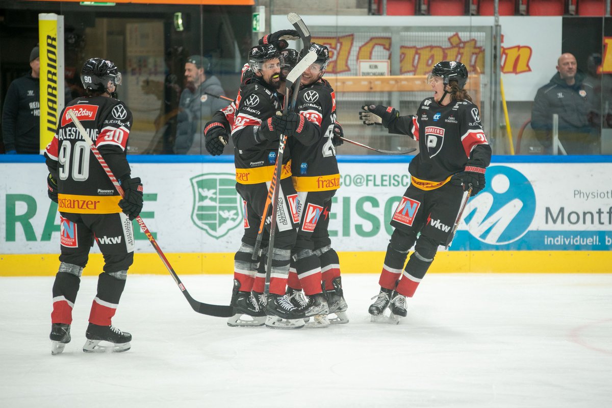 pioneersvbg's tweet photo. Guten Morgen ihr Sieger 🤗
#PIVRBS #actionpics #victory #ländlepower https://t.co/XnVKZO4djj