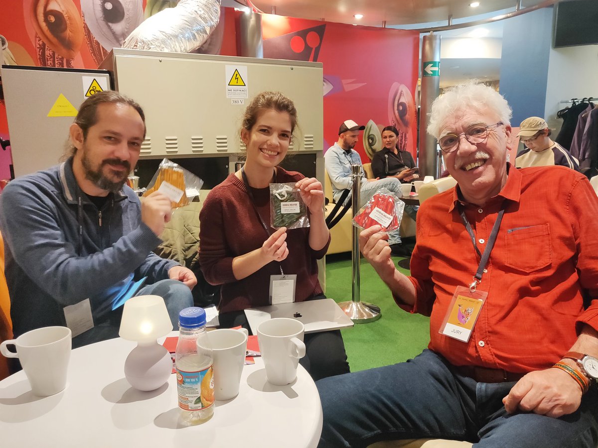 jitendra_films's tweet photo. The Secretary General of #ECFA European Children's Film Association,my dear friend,mentor Felix Vanginderhuysen #Belgium Board of Director Pantelis Panteloglou #Greece & friend from Alekino #Poland promote our #sambalpurihandloom #sambalpurimask #promotehandloom
@arvindpadhee https://t.co/TGj0XMemJC