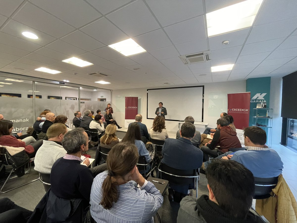 Euskal Kooperatibagintzaren etorkizuneko erronkak landuko ditugu gaur Arrasaten @CsceEkgk <a href="/PTGaraia/">PT Garaia</a> <a href="/euskaraldia/">EUSKARALDIA</a> <a href="/Guteneo/">Joanes Røsø</a>