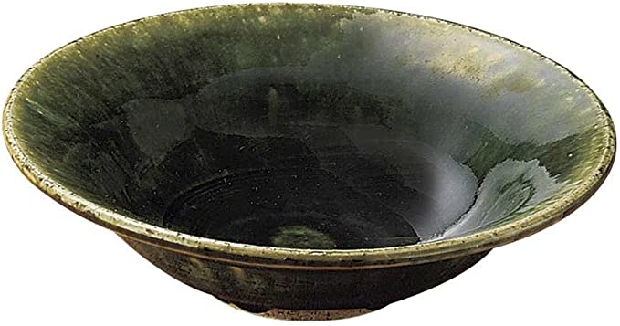 雰囲気だけでも味わいたくて織部好みの皿2枚と黒備前の皿1枚を買って届いたので夕飯に使ってみたけどテンション上がりますな!(アマで500円と1000円)
へうげもの見ながら原稿やるかな! 