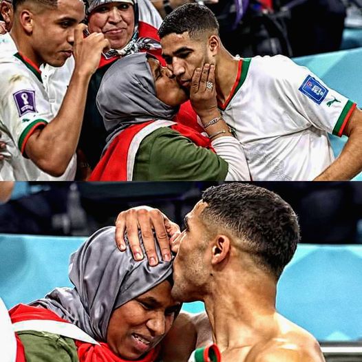 FootballFunnys's tweet photo. 🇲🇦 𝐀𝐜𝐡𝐫𝐚𝐟 𝐇𝐚𝐤𝐢𝐦𝐢: 

"My mother cleaned houses. My father was a street vendor. Me playing football was a dream for me and a sacrifice for them. My brothers used to sacrifice stuff. We were very poor. Now I fight for them." https://t.co/Ijtev1ubx4