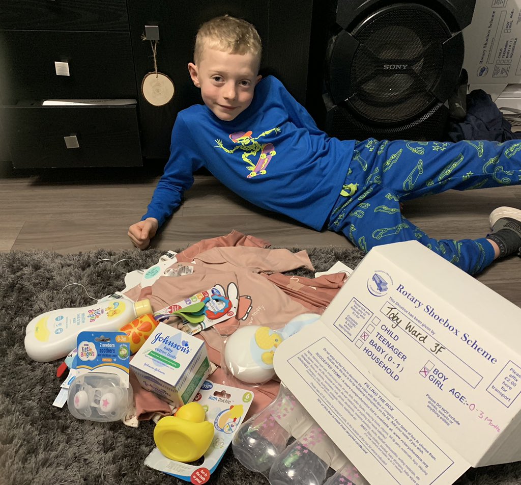 jogreen0403's tweet photo. @ololprimary_HT @3FMissFlynnOLOL  Toby filling his rotary boxes . He Throughly enjoyed picking out all these lovely gifts https://t.co/JOCHRasHbM