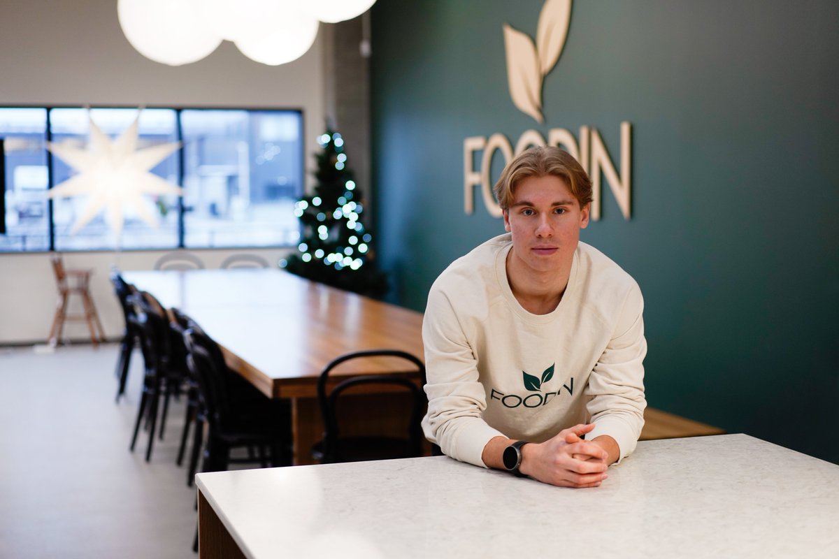 foodinfi's tweet photo. Olemme solmineet yhteistyösopimuksen ampumahiihdon maailmanmestari Arttu Heikkisen kanssa! 🤩 Yhteistyön taustalla on molempien isot unelmat kasvaa yhdessä isommille kisakentille, Suomen rajojen ulkopuolelle. Tervetuloa tiimiimme Arttu! Tiedote: https://t.co/Ac2dUNPE0d #foodin https://t.co/IZMQCegkwG