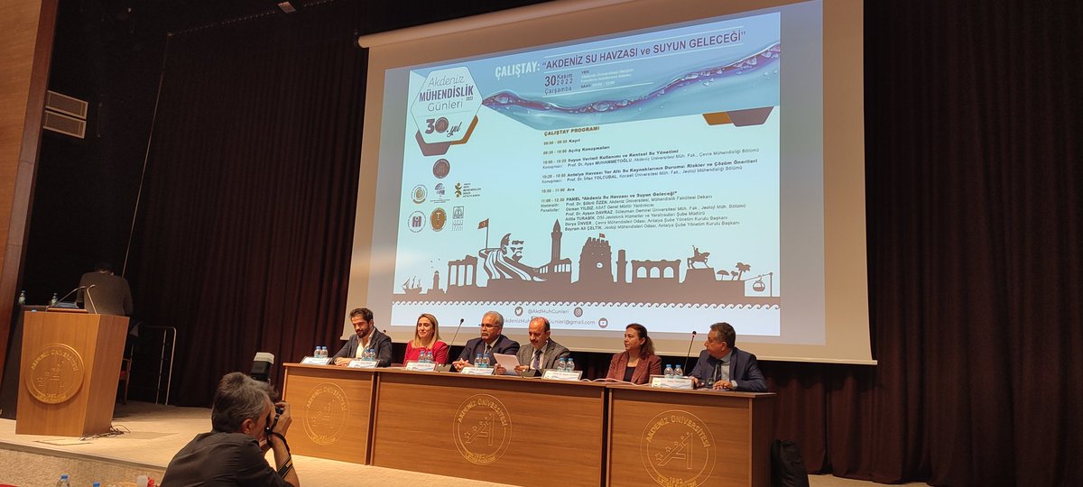 Çalıştayımızın ikinci oturumu "Akdeniz Su Havzası ve Suyun Geleceği" konulu panelimiz ile başladı. #AkdenizMühendislikGünleri