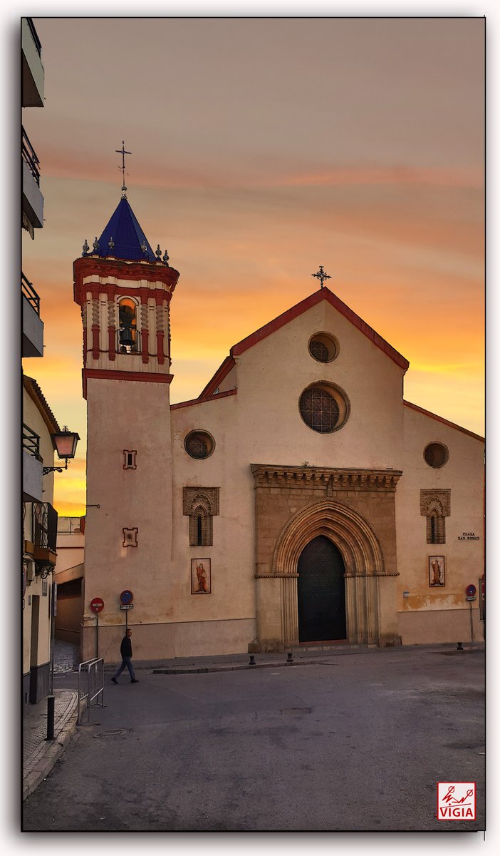 Amanece en San Román. En recuerdo a nuestra amiga Teresa, fallecida en Argentina y nacida y enamorada de Sevilla. #FelizMiercoles #Sevilla #Triana #Macarena