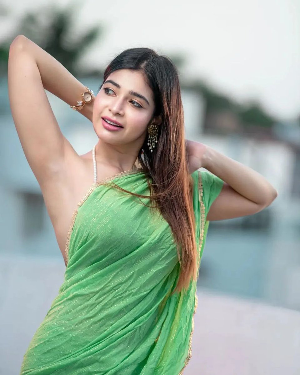 kolly_web's tweet photo. #darshagupta ....💚✨

#kollyweb #actress #actresslife #ActressGallery #stunning #outfit #beautiful #beautifulactress #love #kollywood #indiancinema #instadaily #instagood #fashion #style #stylish #stunning #cute  #fashion #saree #style #photography #photo #newpost https://t.co/UfwhFCQNEQ