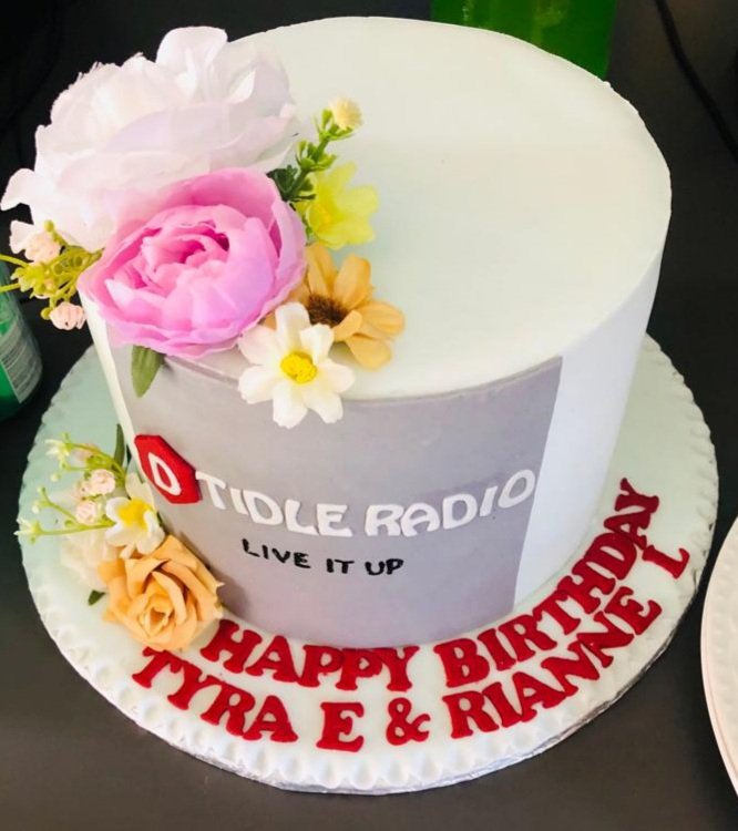 justcakesug's tweet photo. Count your cake needs on us this Festive season!
Make your weekly order with us.
📍 Kisaasi, Kevina Cottages.
📞 0700 321 730/ 0776 935 663
#JustCakes #Cake #OhCake #CakeDiet #Cakelovers #cakeoclock #cakecravings #cakemood #cakeuganda #cakedesign #WorldCup2022 https://t.co/9IkO6vBtJh