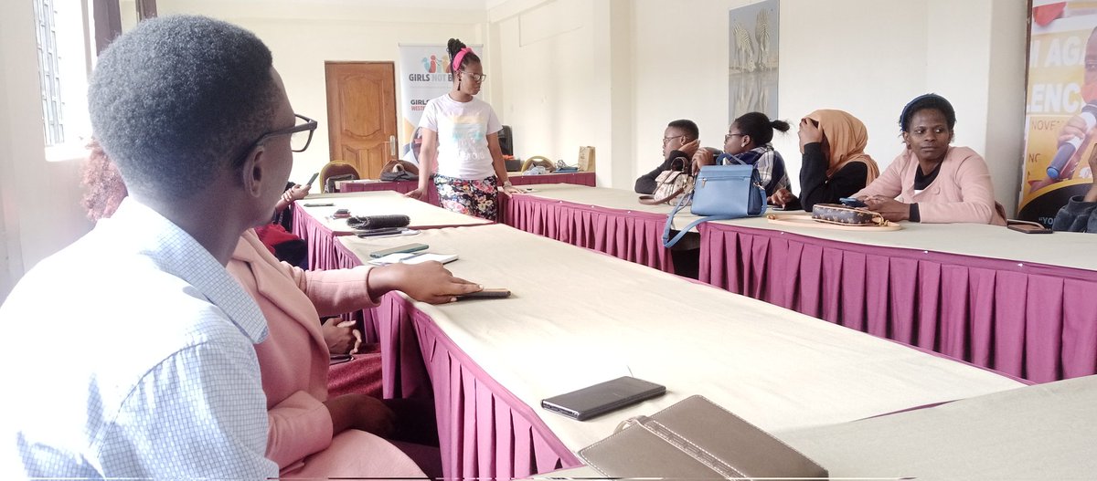 VictoriaKatamba's tweet photo. Happening now @Acaciahotel , The AGYW Forum to create awareness about HIV and it's prevention. @UNASO18 @Acts101U @actionyouthdevt
#GirlsforumUg
#FindtheRing https://t.co/gyt4taTN9R