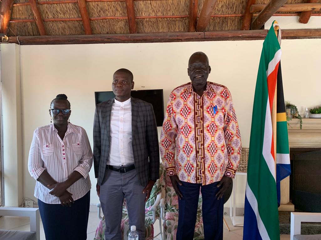 undpsouthsudan's tweet photo. The delegation paid a courtesy call to the 🇿🇦 Min. of Justice &amp; Correctional Services. They discussed the Ministry's role in setting up the #TRC and post-TRC process. The Minister pledged capacity building and technical support to empower 🇸🇸 officials through 🇿🇦 Justice College. https://t.co/wiAqRqjwPD