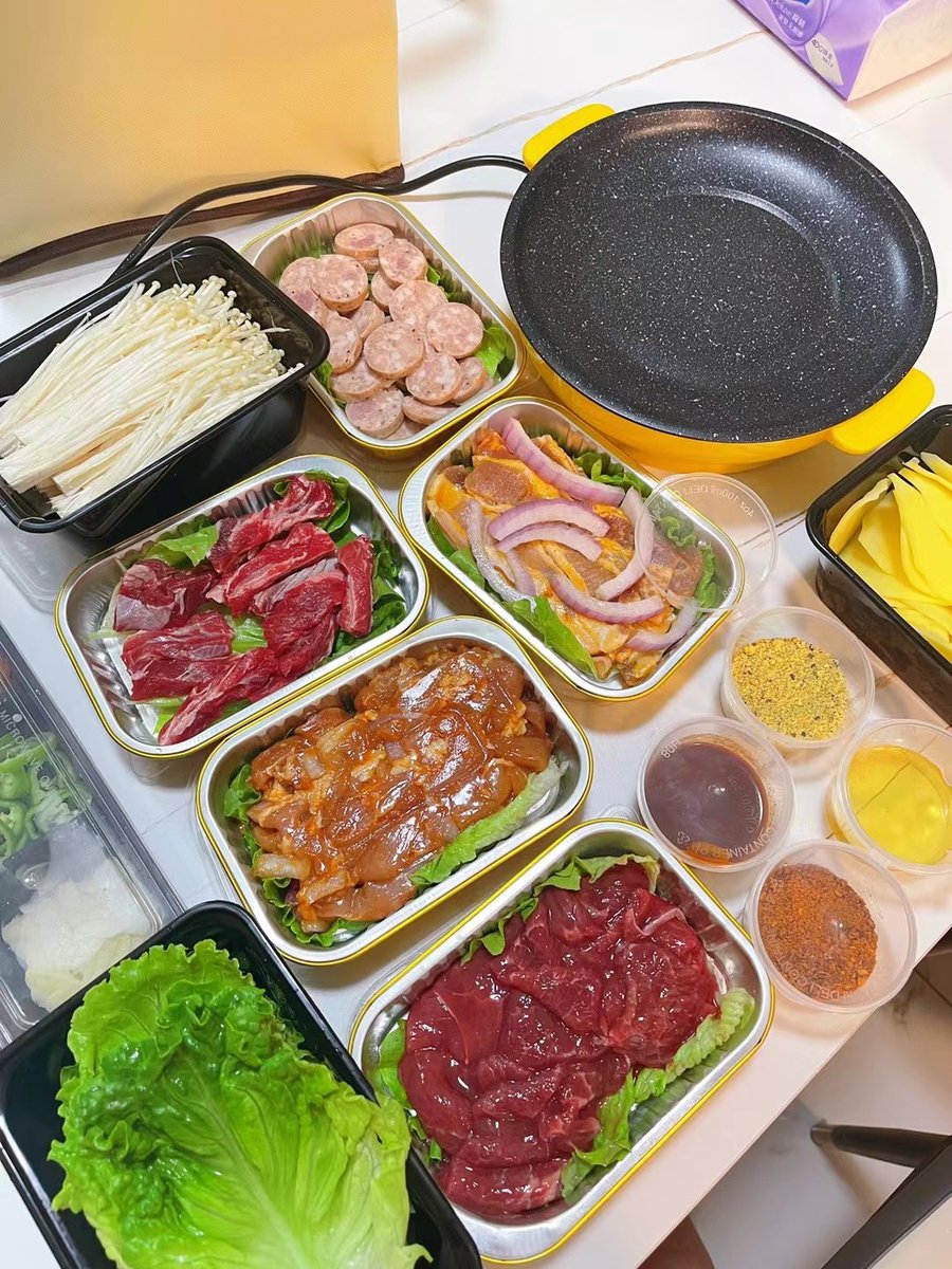 Evan221130's tweet photo. 想吃烤肉，想吃烧烤，想吃麻辣烫，想出去[流泪] https://t.co/nK8Qhq5ub7