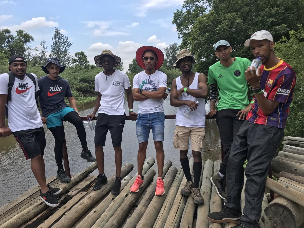 Neil12St's tweet image. The sooner you realise you need the next person the better. Forget about colour, greed or background. I NEED YOU!!!! #together #forward