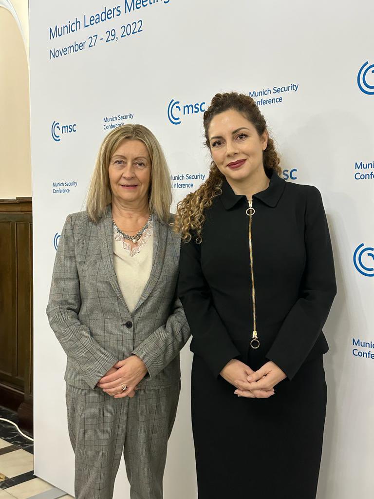 HConwayMouret's tweet photo. Ravie et honorée d’avoir participé ces deux derniers jours à la Munich Leaders Meeting à Bucarest pour aborder les sujets stratégiques et de sécurité sur notre continent et dans l’espace transatlantique. De riches rencontres et des débats passionnants. #MLMBucharest #Europe #OTAN https://t.co/UCTkyak5Dk