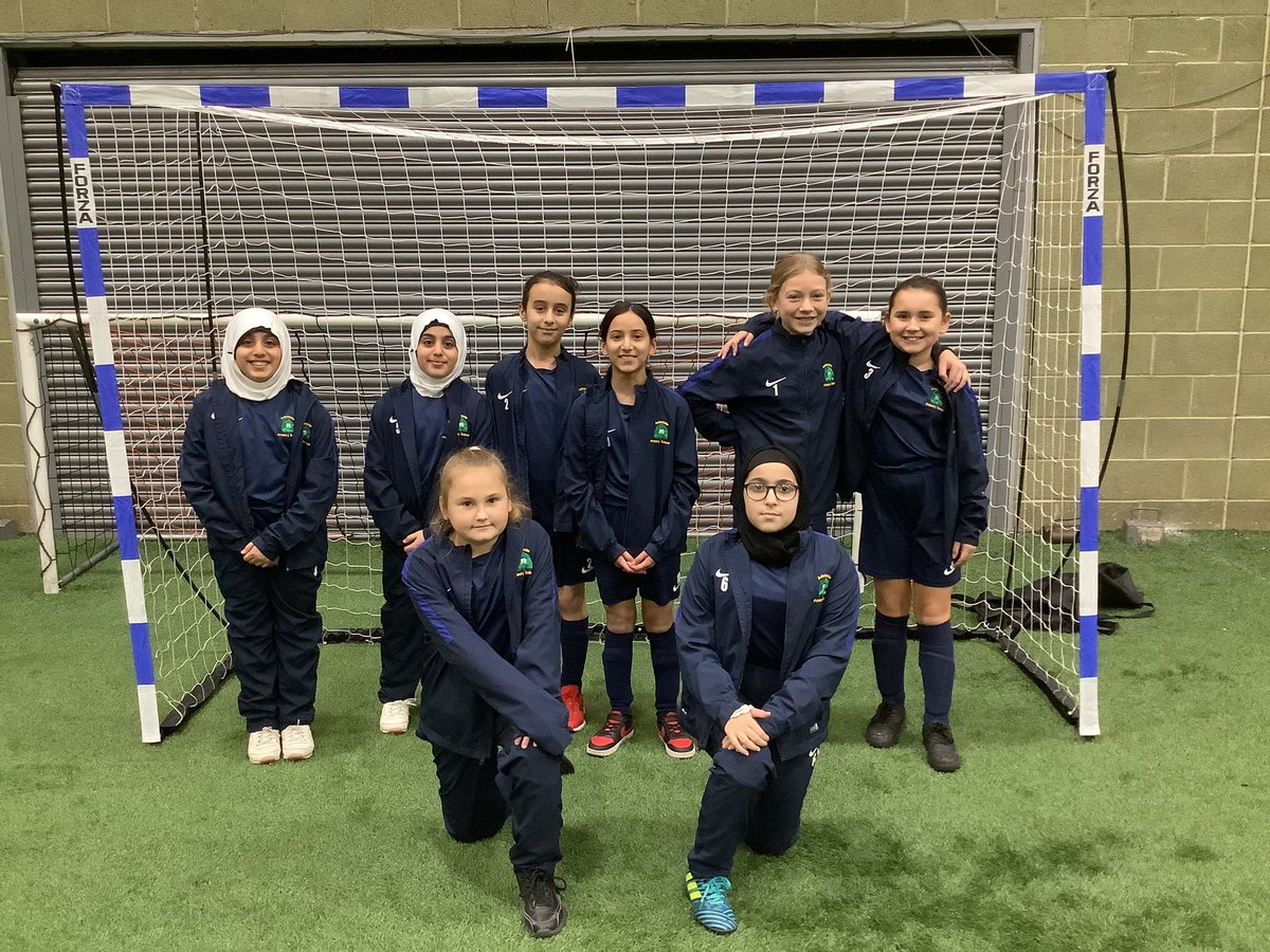 Brilliant @HullActiveSch futsal event last night in hull 6/16, great energy & enthusiasm from players, parents & staff @AcademyHull @EastRidingFA @Healthyholshull @SGYorkshire  @GetHullActive #First4FutsalCIC