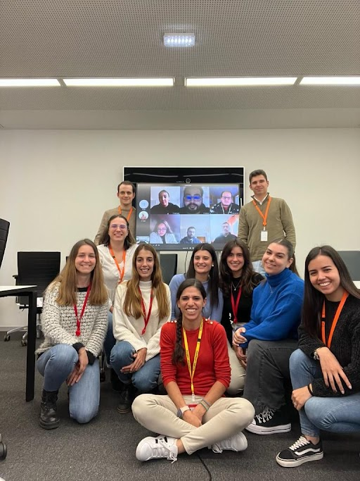 Nuestros compañeros Débora y Pau están impartiendo el #Bootcamp de #SalesforceAdministrator y #Developer I a alumnos de #AccenturePortugal.