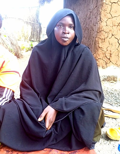 #BENI: Deux femmes Djihadistes ADF/MTM, arrêtés par la coalition #FARDC-UPDF dans la vallée de MWALIKA pendant les opérations
Présentées ce mercredi 30 nov 22 au Comd Secteur SOKOLA 1 GN. par Gen Dick OLUM. 
@FARDC_off ,<a href="/TV5MONDE/">TV5MONDE</a> <a href="/Presidence_RDC/">Présidence RDC 🇨🇩</a>