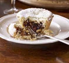 necommsgroup's tweet photo. So looking forward to seeing everyone tonight @pressjournal for our Meet the Media event (with mince pies) with @Erikkaburgh @fodonnell23 @EEcraigwalker. Arrivals from 5.30pm at Marischal Square. Remember your e-tickets. https://t.co/Wwf9hR3NkU