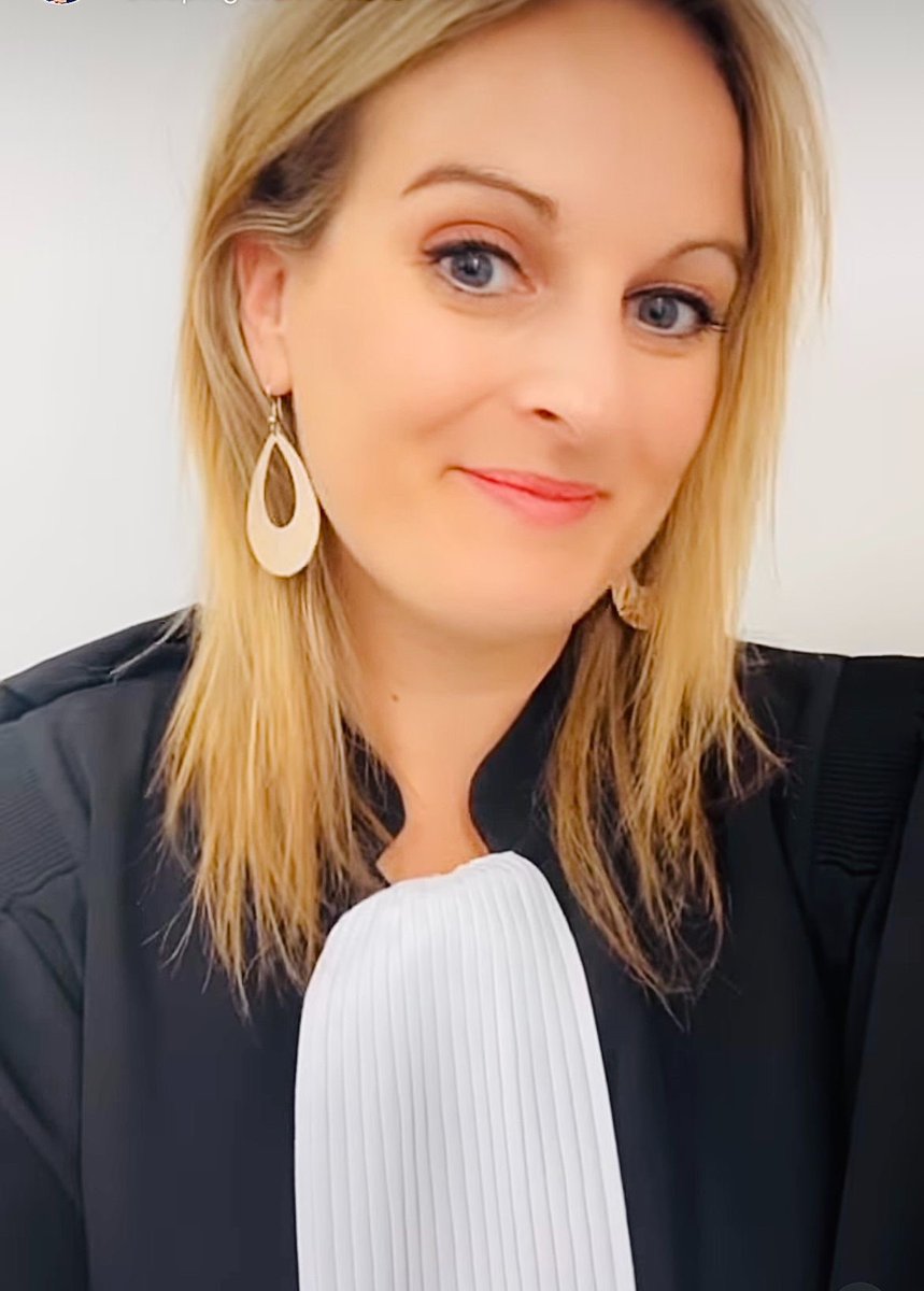 DeschanelCecile's tweet photo. Je ne fais pas partie de ces avocats qui considèrent le tribunal comme un ring de boxe. Je ne vais pas au combat quand je plaide. Certains le font très bien et je ne me considère ni supérieure, ni inférieure à eux. #avocat #avocate #justice #juridique #droit #tribunal https://t.co/wIehb2NsAz