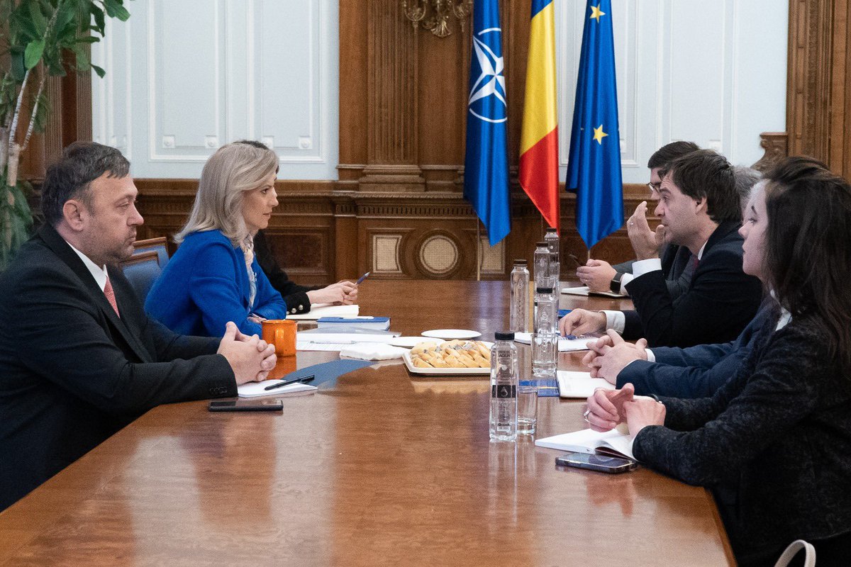 alinagorghiu's tweet photo. O plăcere să discut cu @nicupopescu min de externe al R. Moldova 🇲🇩, în marja #ForMin_Bucharest.
România 🇹🇩 va continua să sprijine 🇲🇩 atât pe parcursul său european, cât și în timpul crizelor cu care se confruntă. Locul R. Moldova e în #UE 🇪🇺. Iar reformele 🇲🇩 o dovedesc. https://t.co/plXjaHMnXg