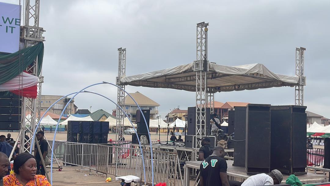 DokunOjomo's tweet photo. #RecoverNigeria: 
Updates: The stage is set &amp; the people of Ondo State are ready to receive the incoming President of Nigeria, @Atiku &amp; the VP @IAOkowa. 

Join us on all our SM handles for the Live Broadcast of the Rally at the Democracy Park in Akure

As One, We Can Get It Done! https://t.co/rM3eHLwtfA