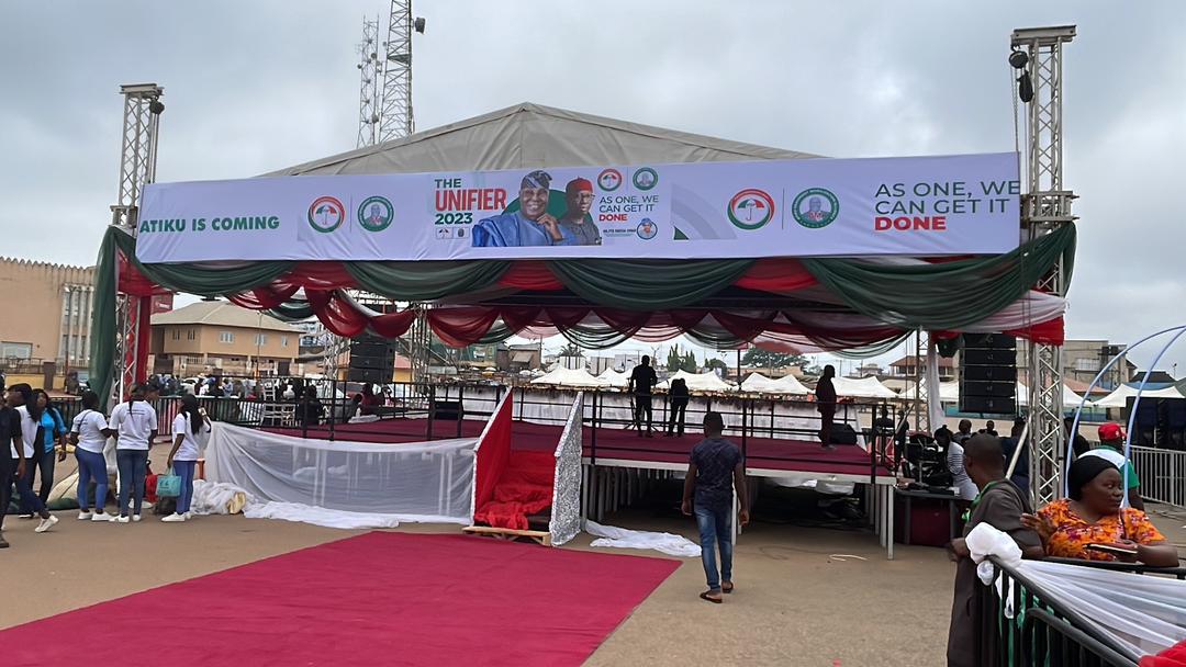 DokunOjomo's tweet photo. #RecoverNigeria: 
Updates: The stage is set &amp; the people of Ondo State are ready to receive the incoming President of Nigeria, @Atiku &amp; the VP @IAOkowa. 

Join us on all our SM handles for the Live Broadcast of the Rally at the Democracy Park in Akure

As One, We Can Get It Done! https://t.co/rM3eHLwtfA