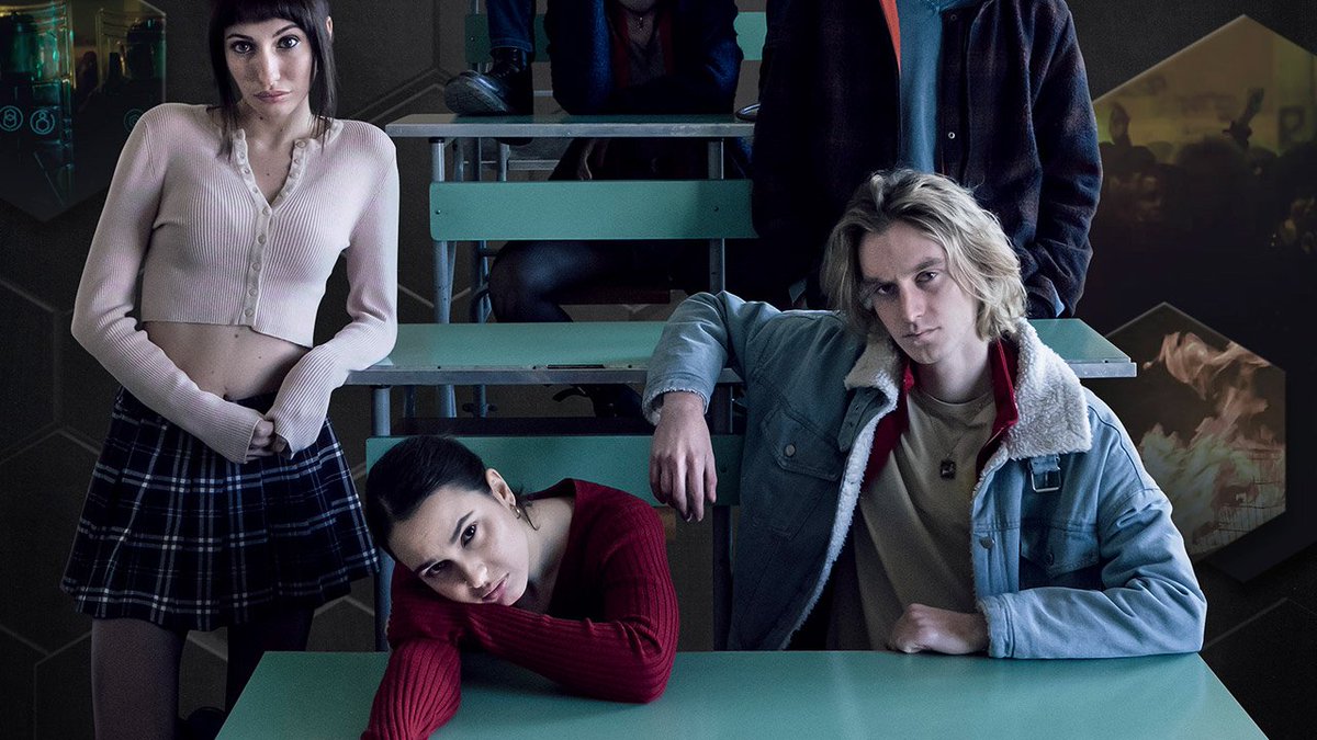 La prima regola, un film dalla tensione già prefabbricata che resta prigioniero della parola. Da giovedì 1° dicembre al cinema ★★ mymovies.it/film/2022/la-p…  - mymovies