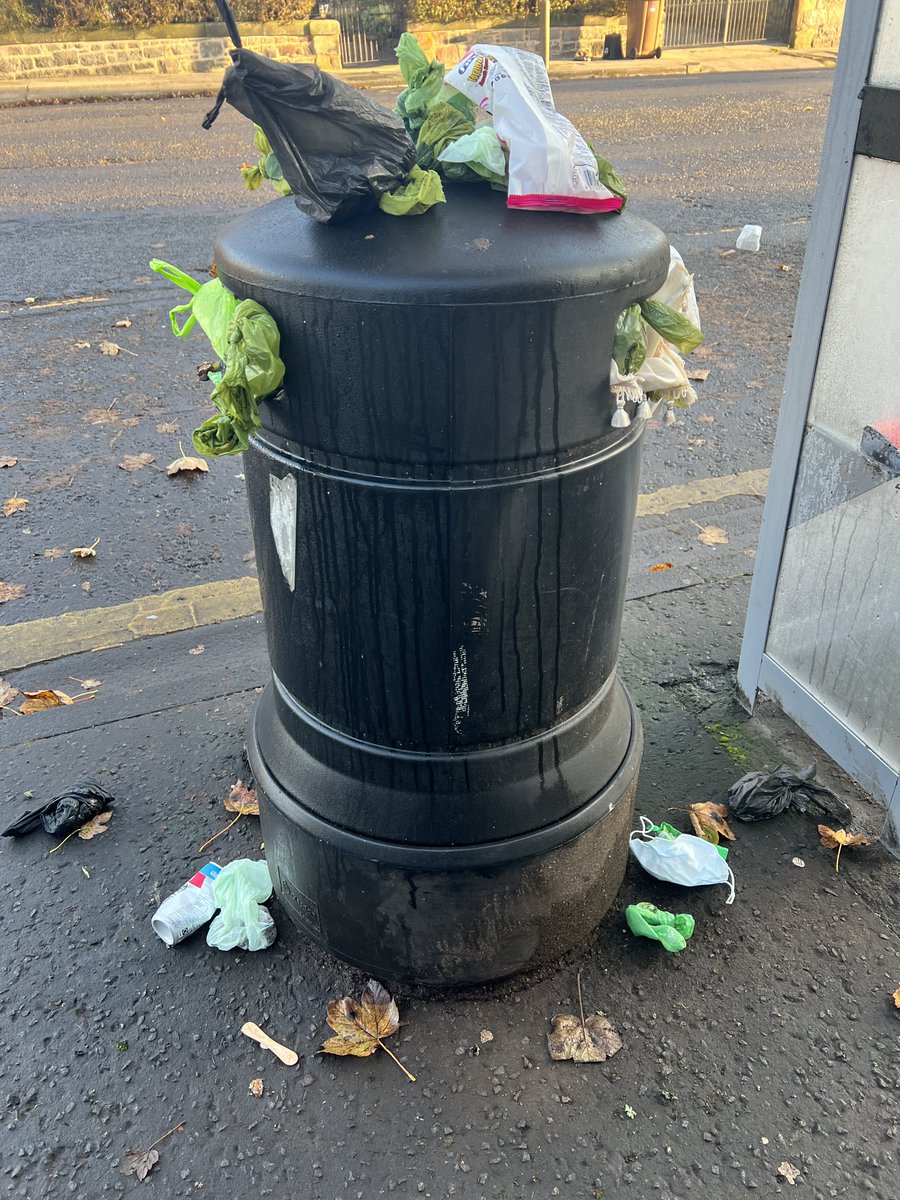 inchmama's tweet photo. ⁦@edinhelp⁩ bin on Lauder Rd/Dick Place by north bound bus top really needs emptied. Thank you ! https://t.co/pAgWsA8DX5