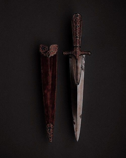 —Se ha enterado de que es el cumpleaños de @TheNoxianWarden, asique ha cogido una de sus dagas de entrenamiento y alzado el vuelo para dejarla caer empaquetada en el hogar del hombre. —