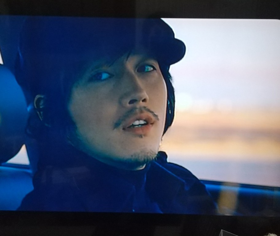 #チャンヒョク
若い頃の映画を借りて見ました  ヒョク様は帽子が良く似合いますね  素敵です

#ペントハウスエレファント