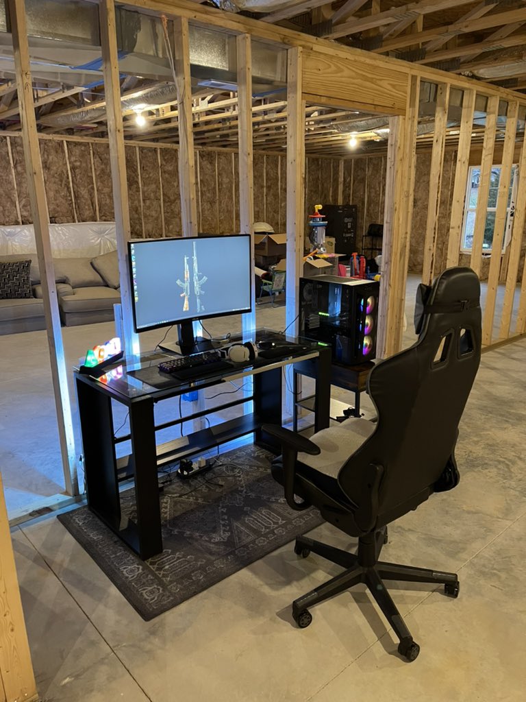 xUziMane's tweet photo. Current pc set up. #DayZ #pcgaming #masterace https://t.co/3HijeRVeK2