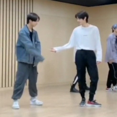 jollywonie's tweet image. May i have this dance