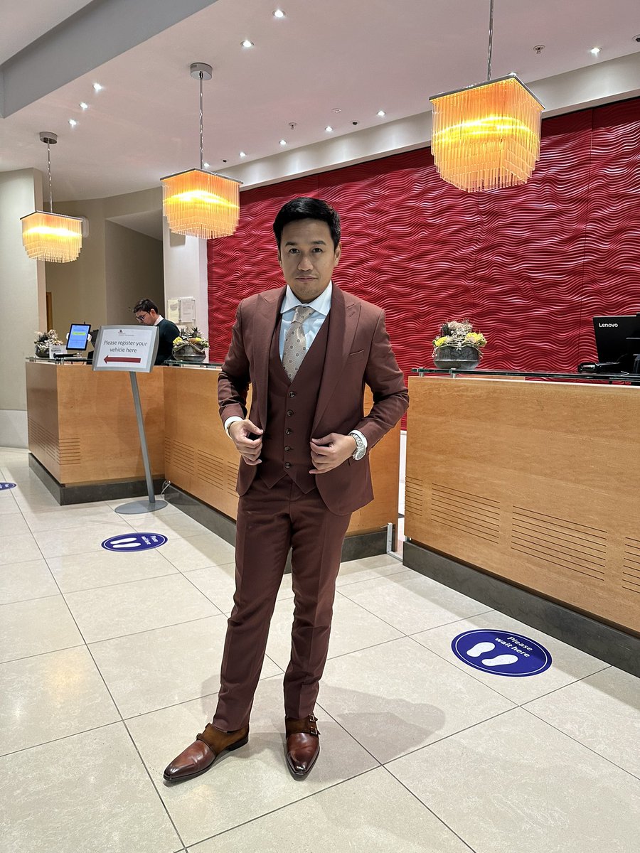 AceEcho's tweet photo. From graduand to a graduateโฆhonoured to be an alumnus of the top modern university in the UK, @UniWestLondon providing outstanding higher education since 1860. #MBA #withDistinction #London #UnitedKingdom #UAE #Dubai #UWLRak #2022 https://t.co/CCuQDNLghw