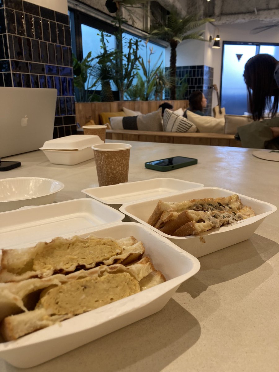 sayuri_ssss's tweet photo. 今日は姉妹オフィス@LIT_Workplace のSpecial Lunchにお邪魔してきました🥪🥓
おいしいホットサンドとHangoutという場所で、会話が自然と弾むいい空間だったな〜
とっても素敵な企画だった〜✨✨
@go_lit_cm 
お疲れさまでした〜🙌 https://t.co/DJIIVrMQo7