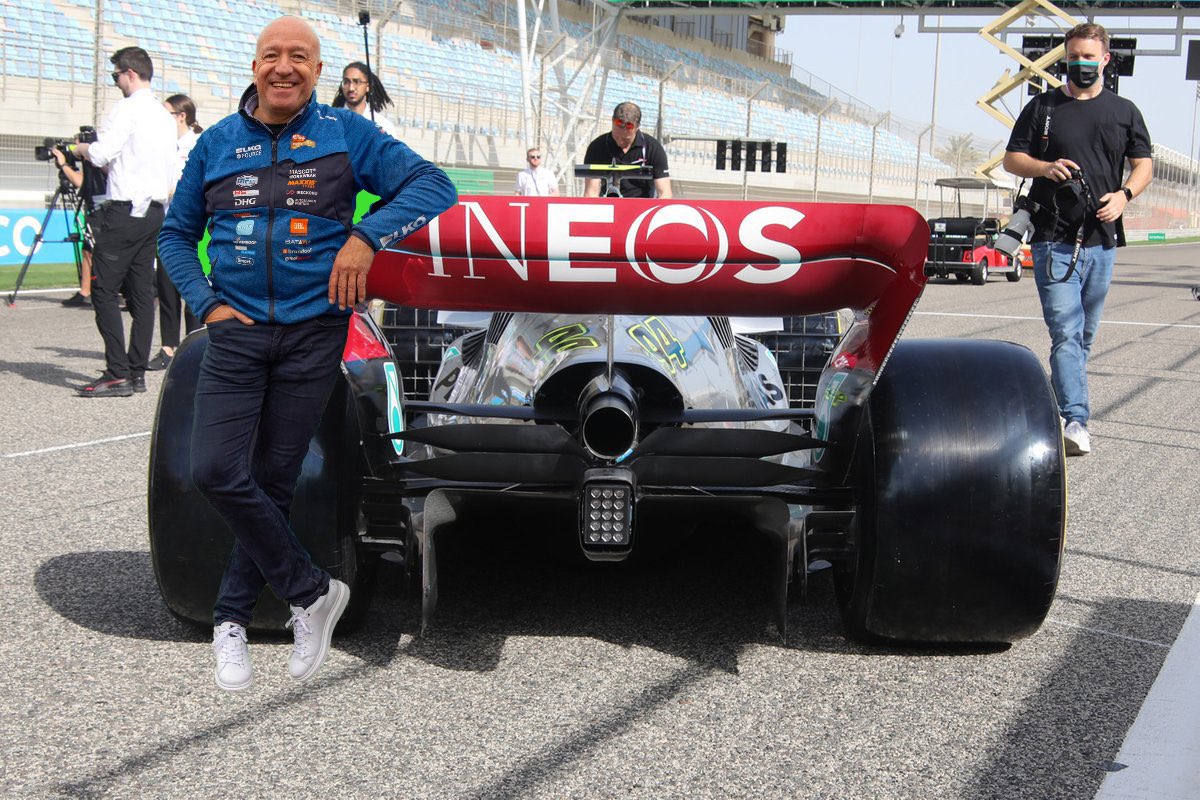 TimCoronel's tweet image. Behold!🤩 my favorite picks of all the sent photoshops! Thank you everyone for making us laugh😂

#timcoronel #photoshop #competition