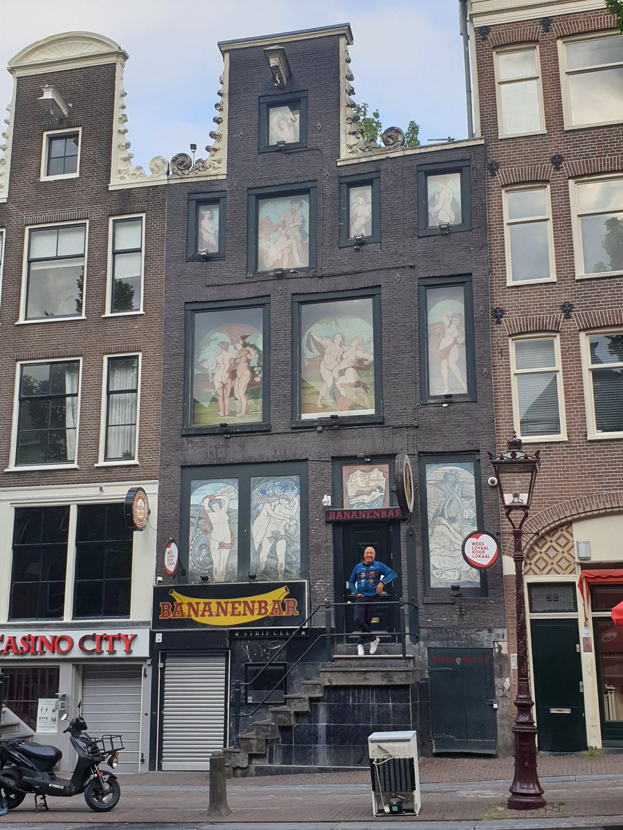 TimCoronel's tweet image. Behold!🤩 my favorite picks of all the sent photoshops! Thank you everyone for making us laugh😂

#timcoronel #photoshop #competition