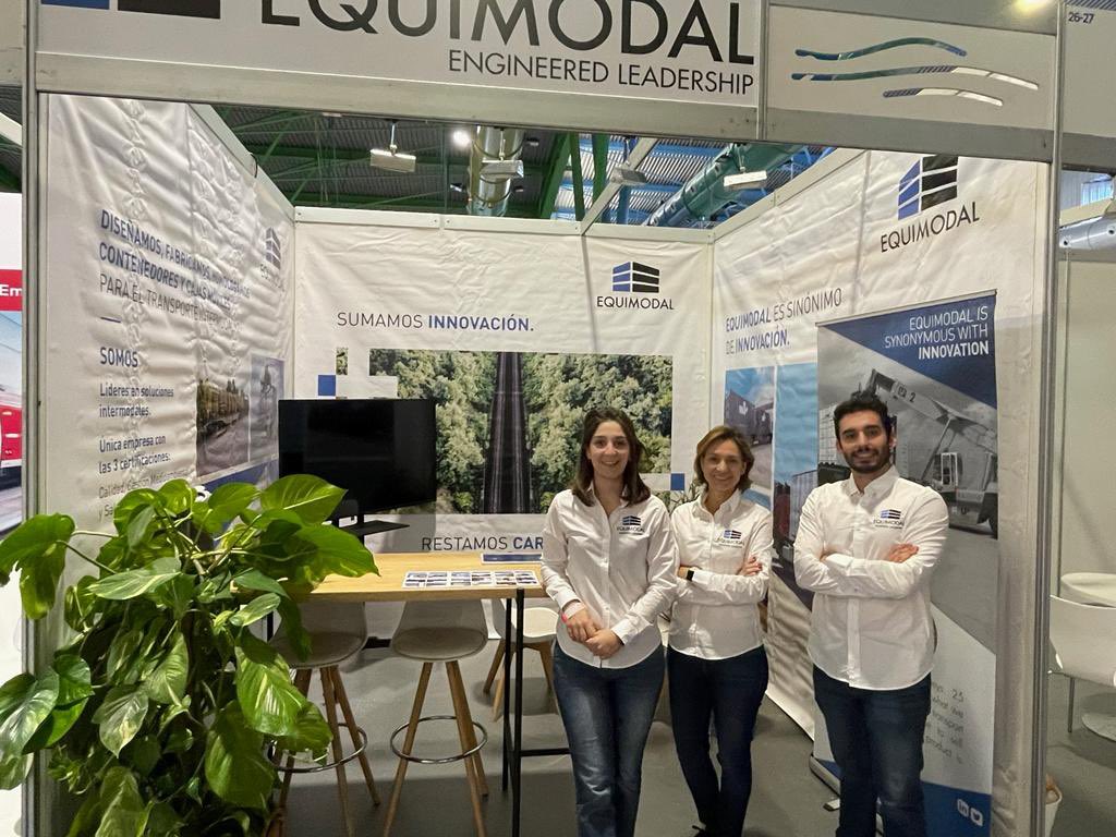 Equimodal_'s tweet image. Seguimos en @RailLive_Malaga  presentando nuestras soluciones intermodales que permiten incrementar el transporte de mercancías por ferrocarril.

Soluciones Intermodales … más allá de los contenedores marítimos

#Ferrocarril
#RailLive
#Intermodalcontainers