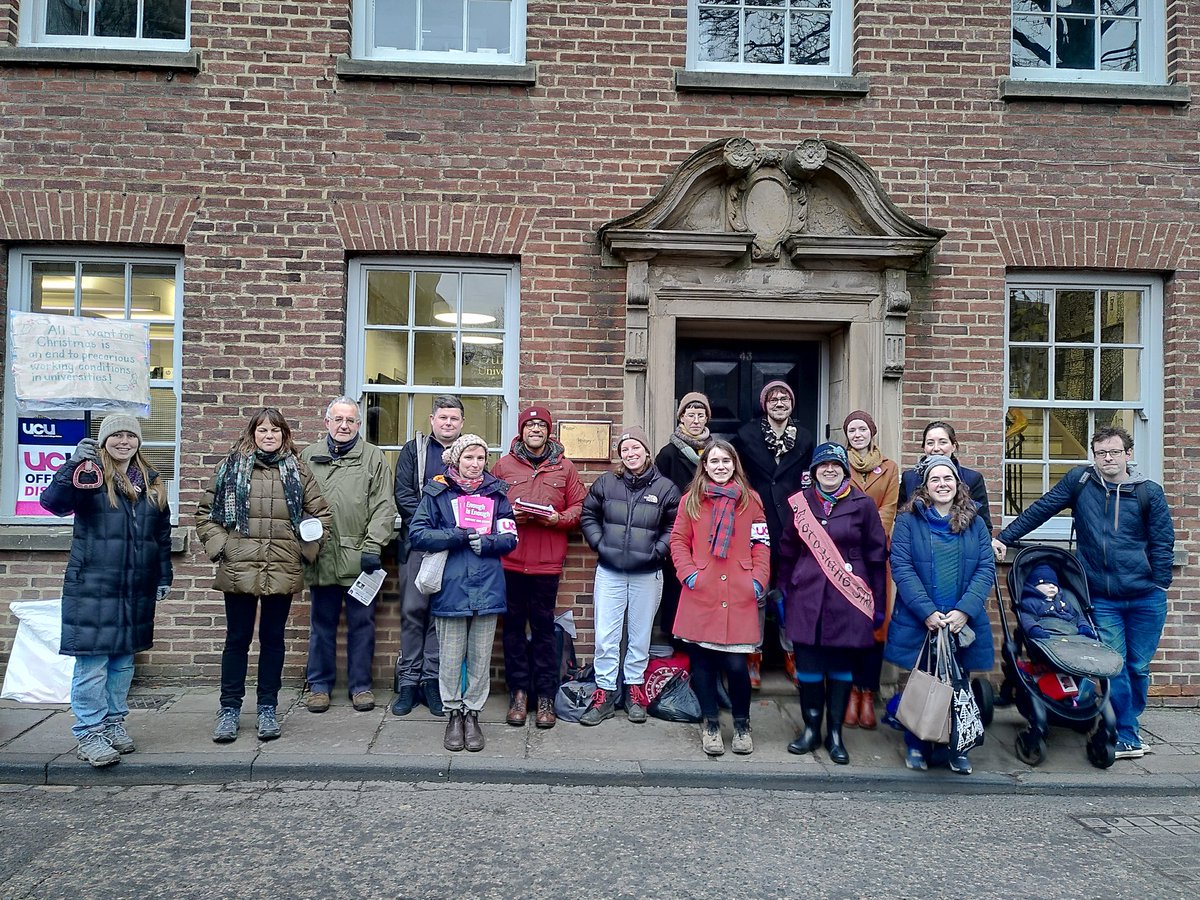 ucuatdurham's tweet image. Chilly but cheerful history picket on the bailey! #UCUstrike #ucuRISING