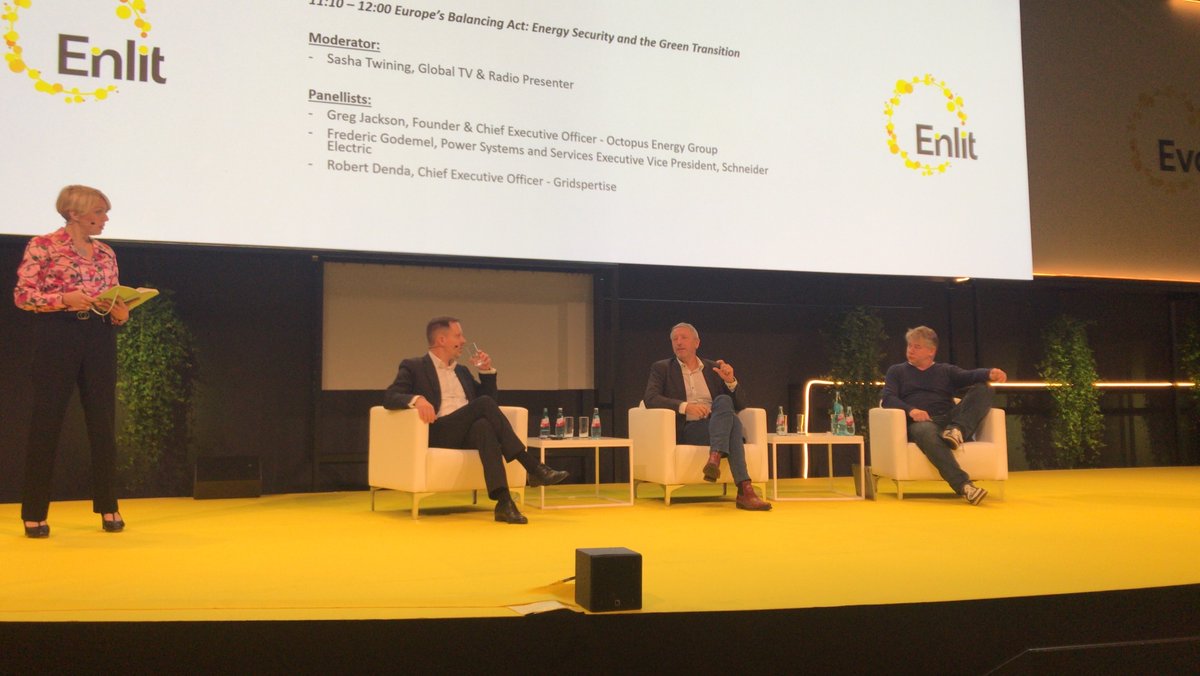 Great engaging <a href="/Enlit_Europe/">Enlit Europe</a> keynote with <a href="/g__j/">Greg Jackson</a> and <a href="/RobertDenda/">Robert Denda</a> in conversation, with outstanding moderation by <a href="/SashaTwining/">sasha twining</a> and a moving introduction by Vadym Utkin from <a href="/dtek_group/"></a> in Ukraine. We find some key common ground toward a green and digital energy future in Europe.