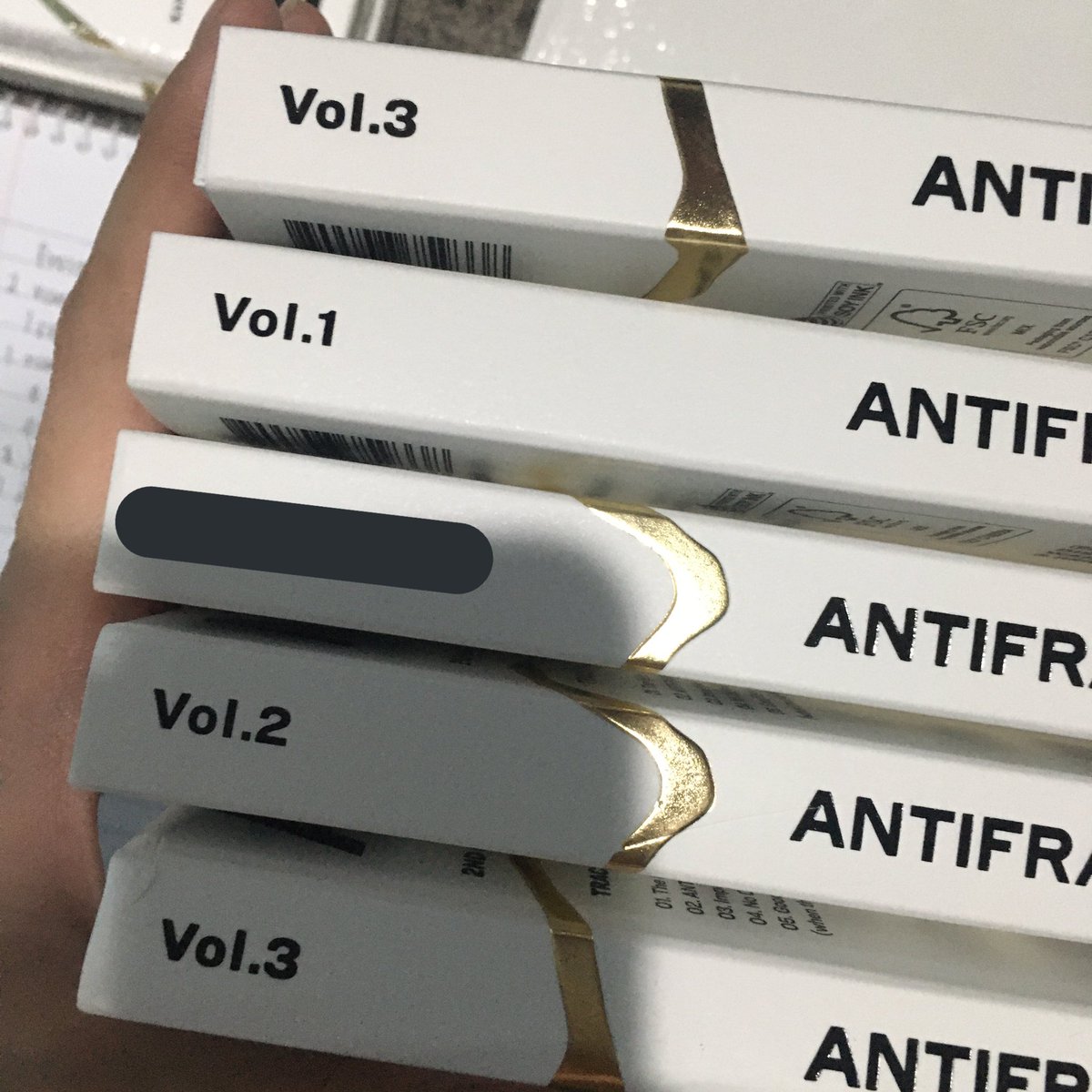 winterprio's tweet photo. wts lfb ph only 

le sserafim antifragile unsealed albums 

- 120 ea 
- onhand 
- no pc &amp; qr 

marked = unavailable https://t.co/6fpSH40ooA
